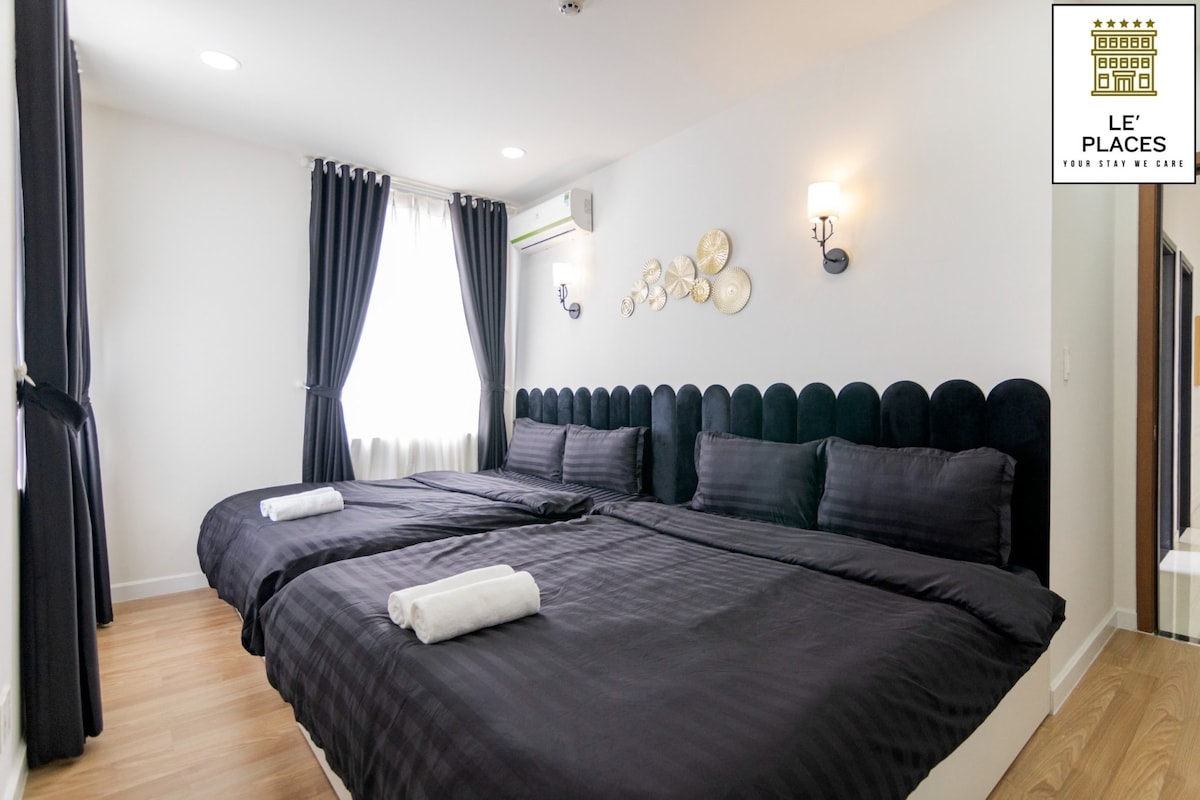 غرفة النوم رقم 2:
سريران كبيران