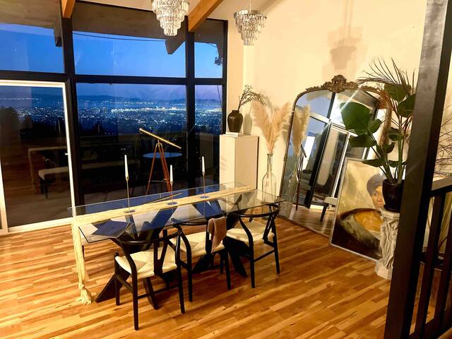 Luxe Full Home on Grizzly Peak With Best Views! gallery image 5