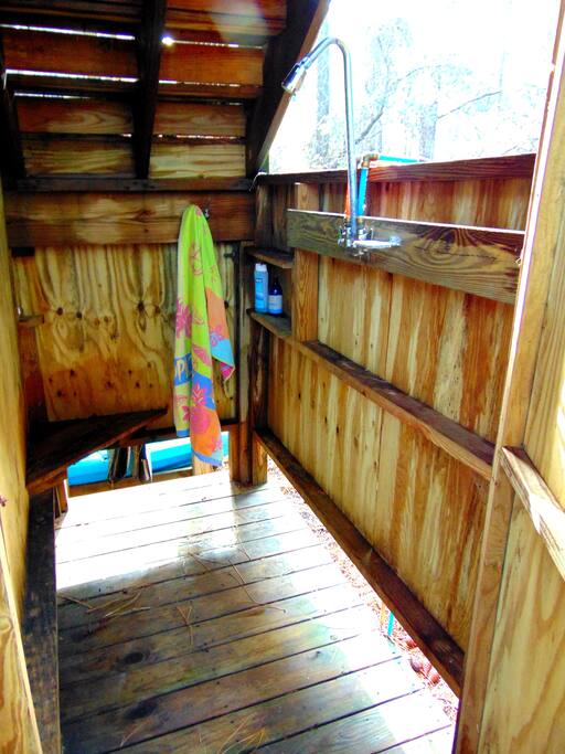 Outdoor shower 1 floor below the apartment: Hot N cold h2O