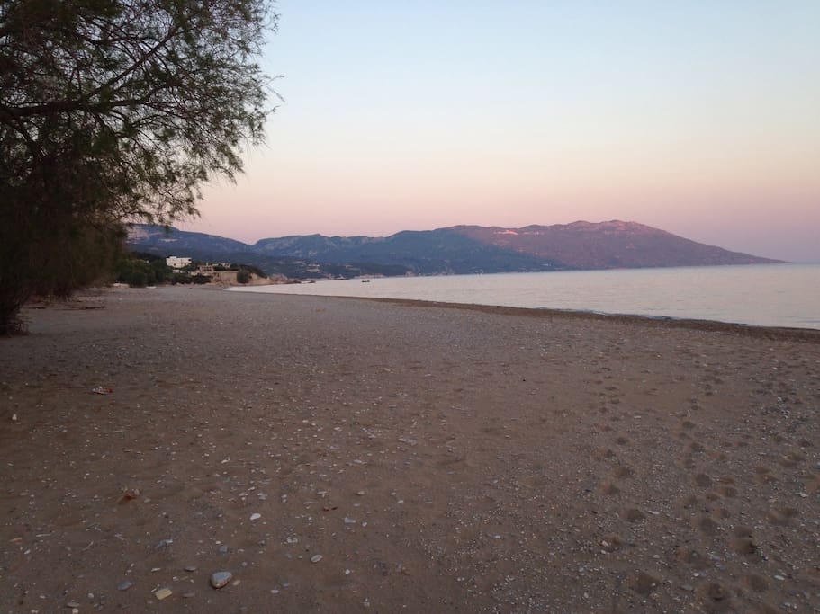 Beach 2 minutes walk away