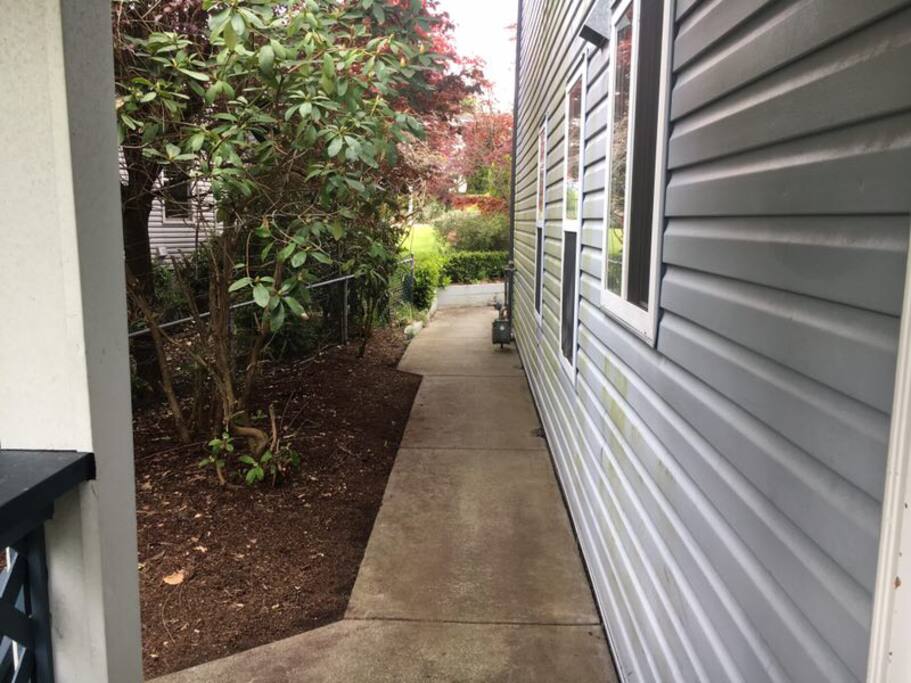Side path
