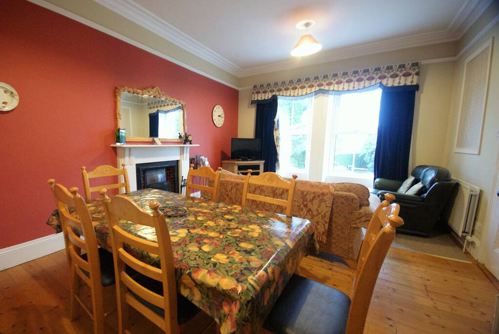 Living Room / Dining Room