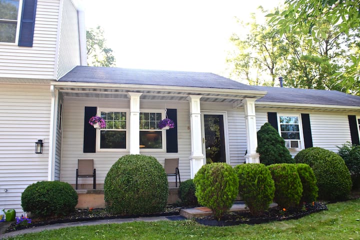 ❤Affordable, Close to Airport and Niagara Falls!