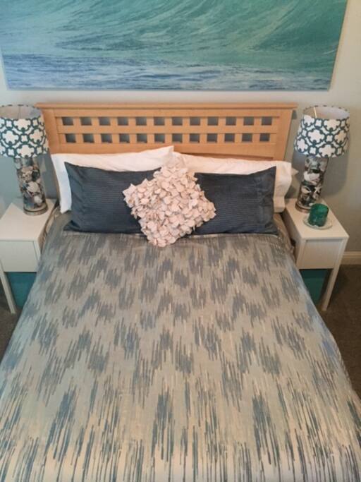 Aqua-Mint Hue's, Plush warm comforter, & Beach theme await you~