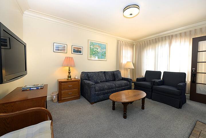 Well-maintained Home + 1st level of Duplex + 2.5 gallery image 3