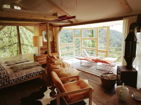 Come to the hill of love and stay in a lovely home