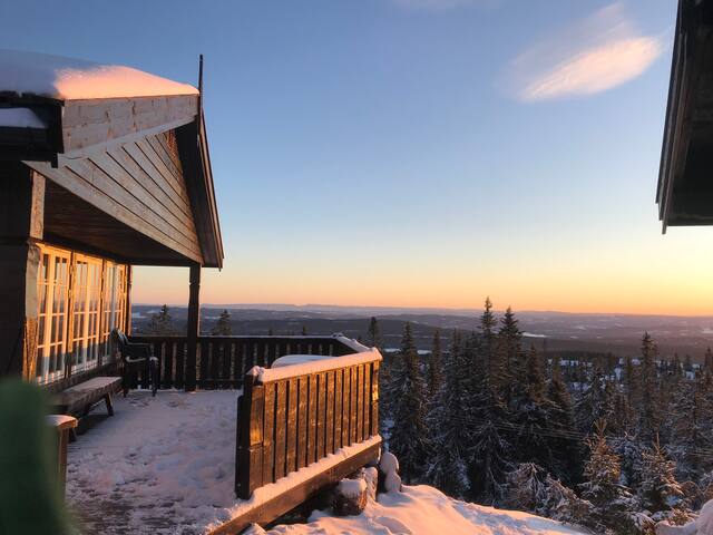 Nice cabin at Sjusjøen with great views