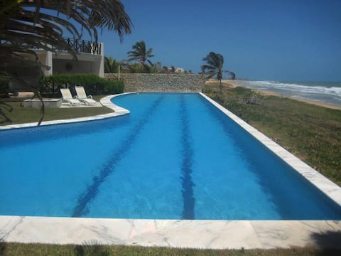 Welcome to paradise by the sea