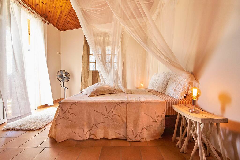 Chambre avec balcon privé vue imprenable sur mer