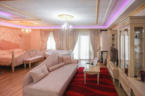 Luxury Apartment Lake View