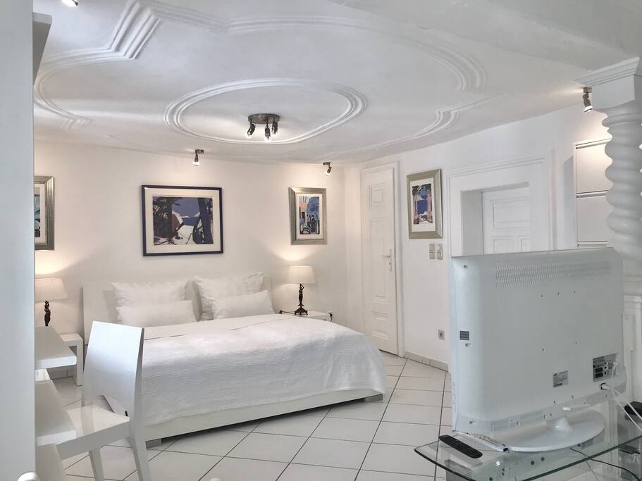 Schlafzimmer 1