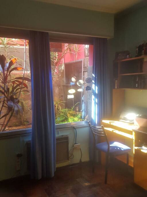 LO SOLEADO DE LA HABITACION