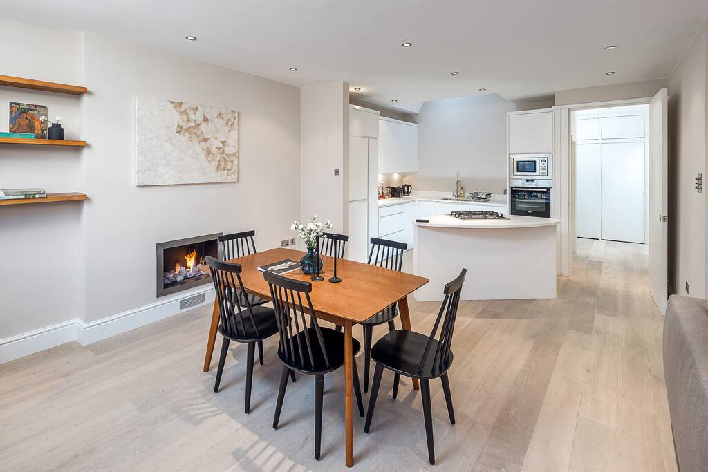 Welcome to my Kensington home, I hope you enjoy living like a true Londoner!