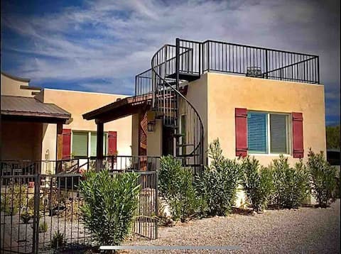 Successful Airbnb property: Studio casita near 1-10/Twin Peaks/self check-in in Marana
