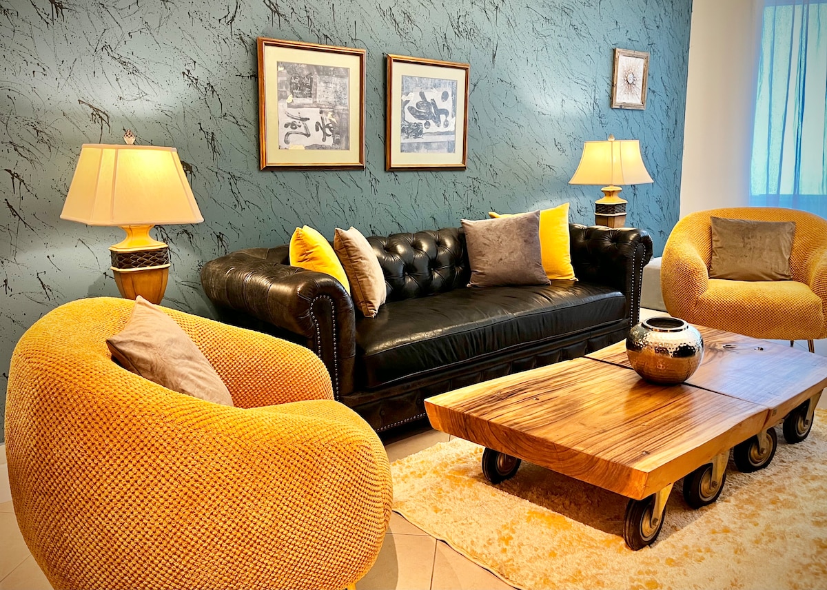 Successful Airbnb property: Cozy 2 bedroom apartment Dubai in Trade Center Second