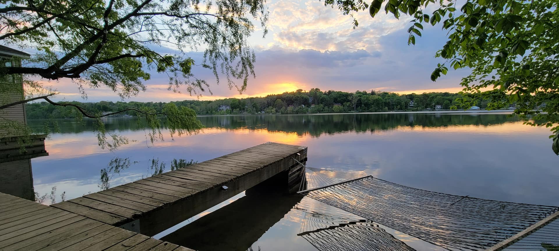 Panoramic Lake Cottage