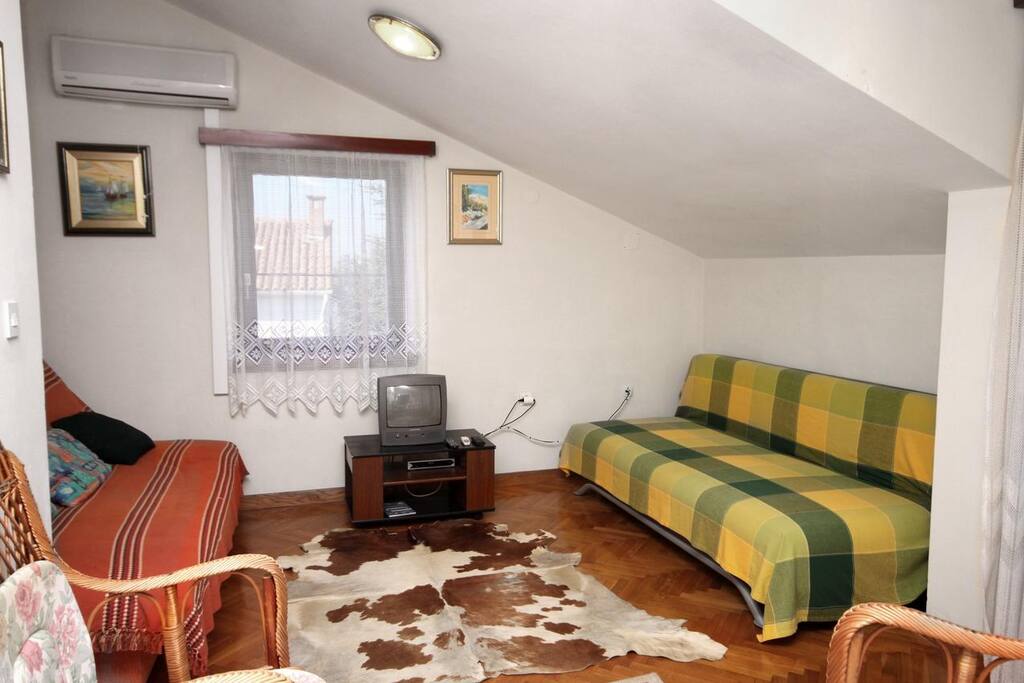 Living room, Surface: 19 m²