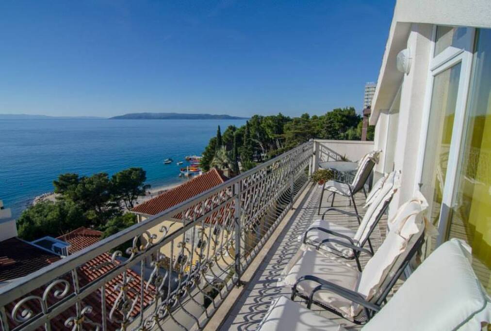 balcony