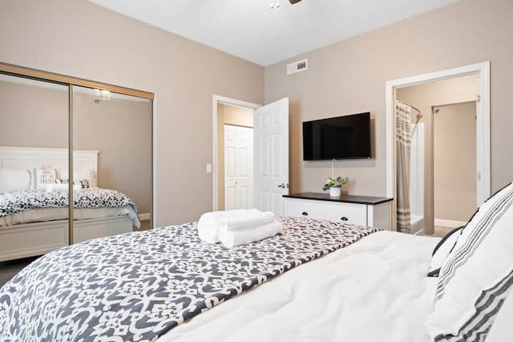 غرفة النوم الأولى 