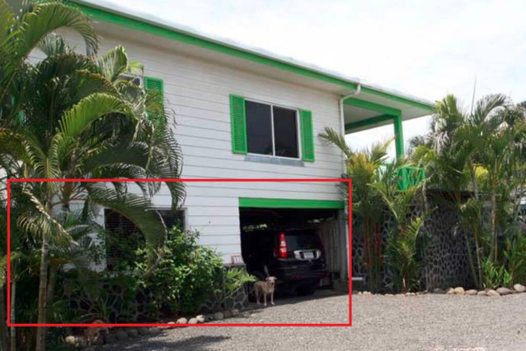 Bungalow #12, you will be renting downstairs. Se alquila planta baja