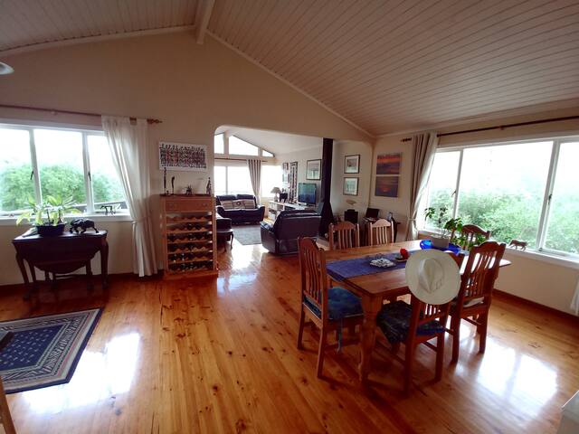 Spacious mountainside home overlooking False Bay gallery image 2