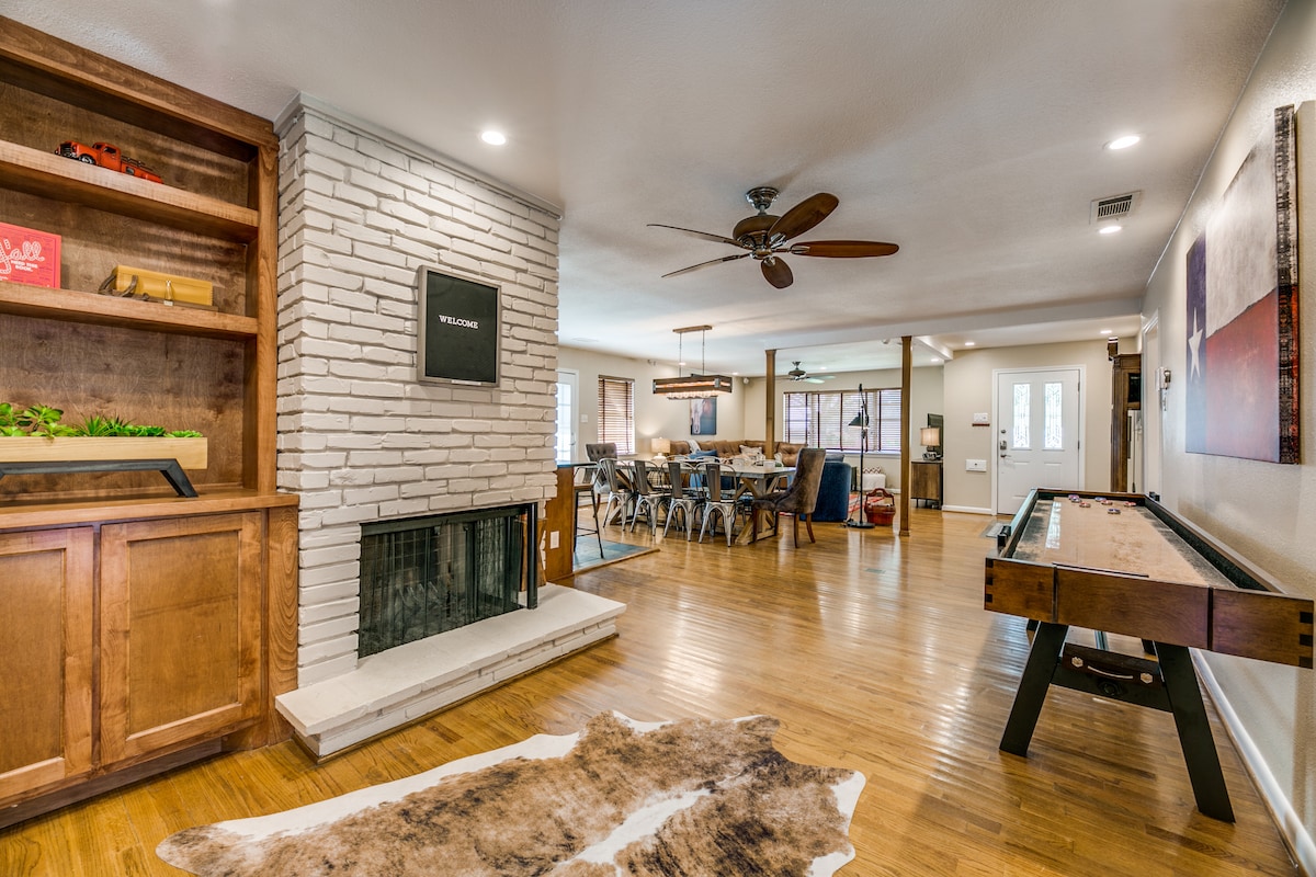 Popular Airbnb listing: Ultimate Texas Experience With Heated Pool & Spa in Buckner Terrace