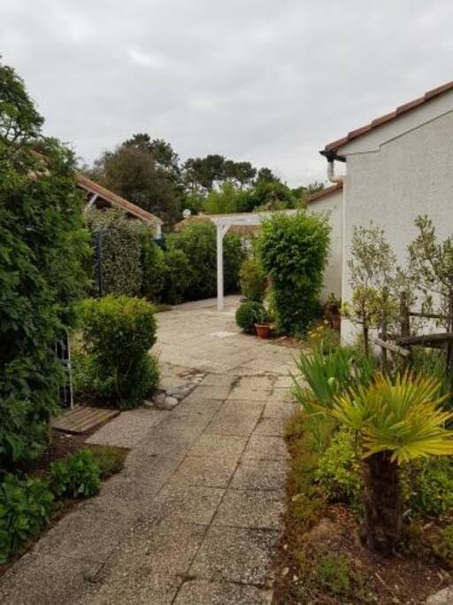 Accès vers terrasse ouest