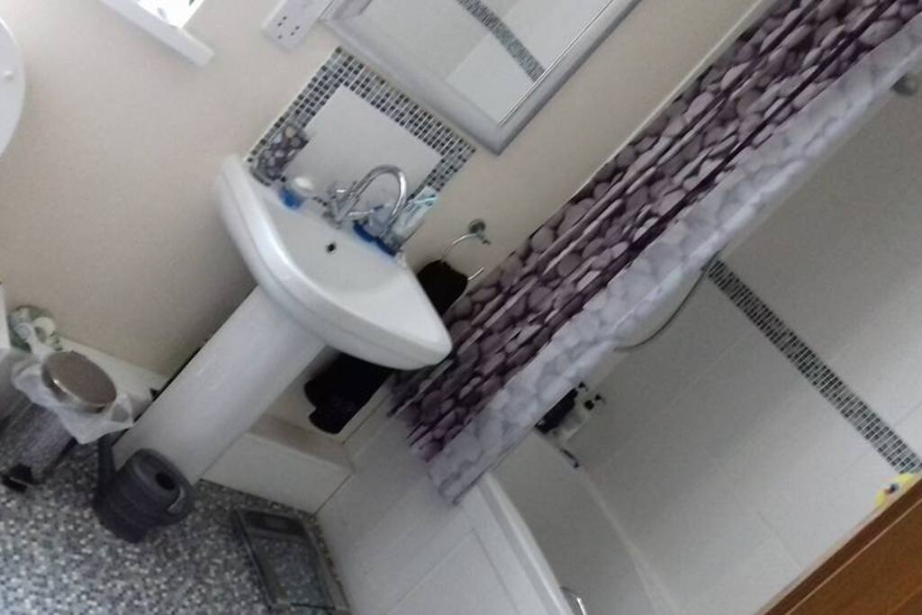 Bath and Electric power shower.