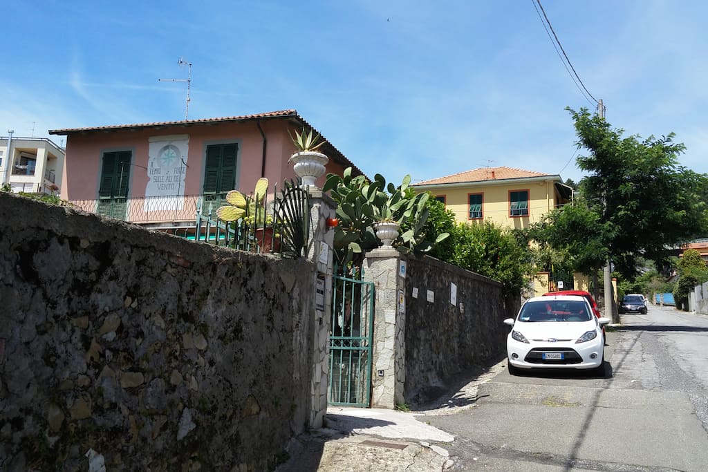 parcheggio esterno