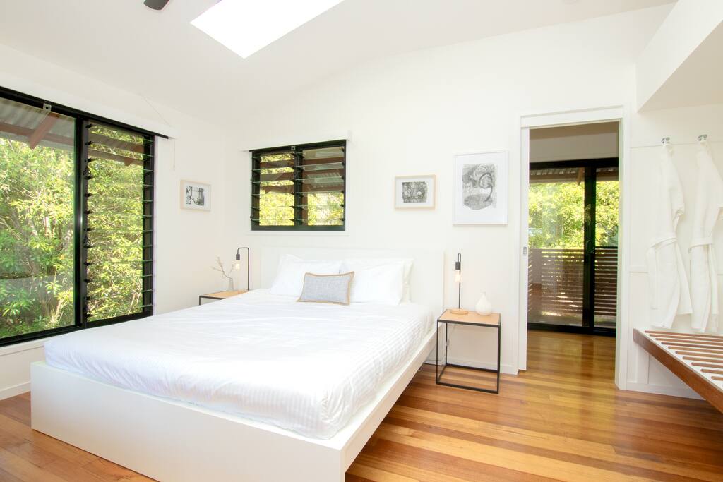 King size bed