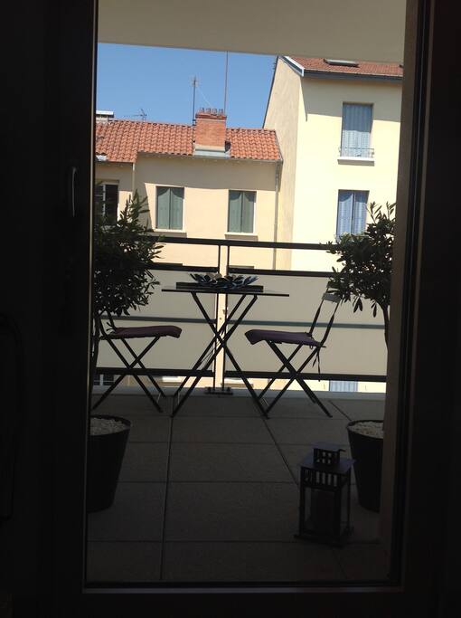 Terrasse idéale pour un repas en extérieur