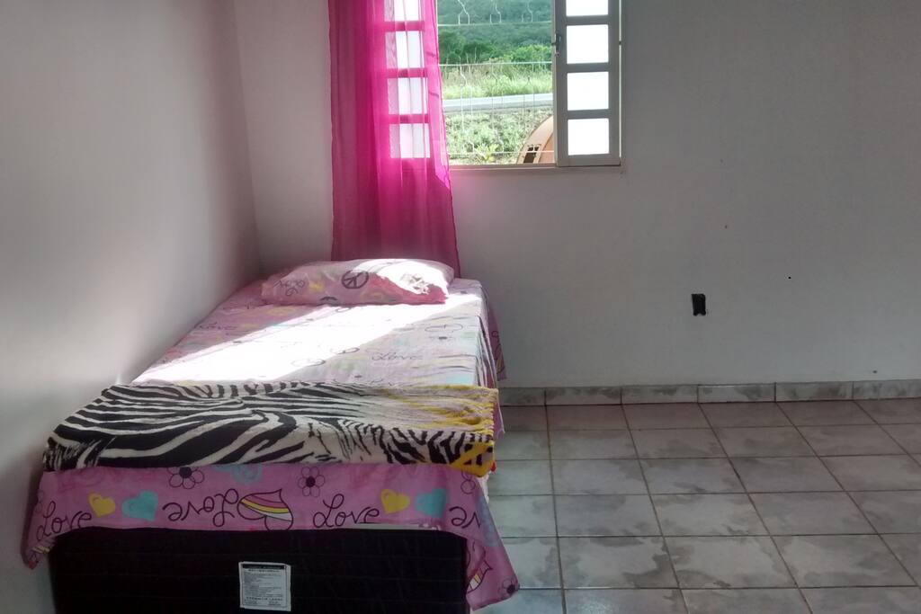 Todos os quartos com banheiro