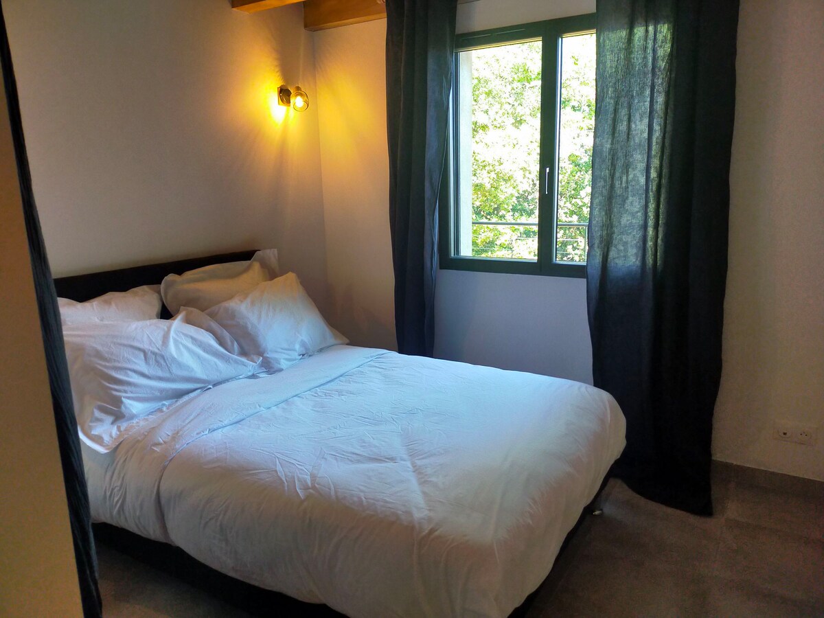 Habitación de planta baja, cama de 140