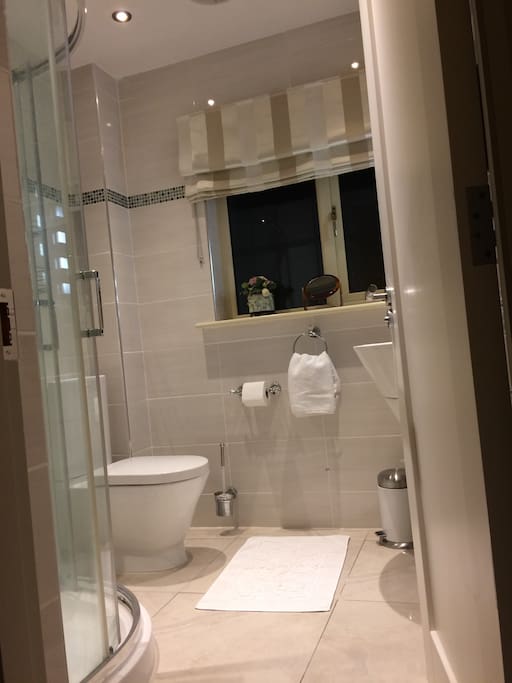 Large Private Ensuite Bathroom