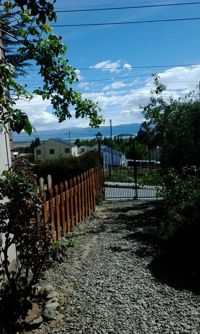 PORTÓN DE ENTRADA Y PARA VEHÍCULO OPCIONAL