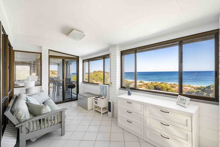 Beachfront Penthouse by Peppy Beach Retreats® gallery image 2