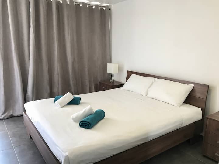 Hoofdslaapkamer (tweepersoonsbed)