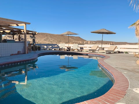 Tierra Del Sol: 130 acres with Views, Pool & Hot tub