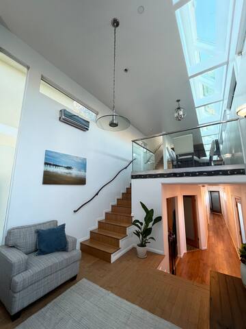 Santa Monica DREAM Modern Home gallery image 3