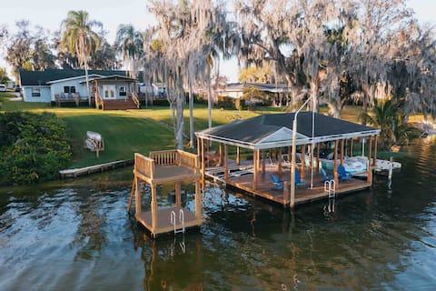 On Lake June – Game room, Water Trampoline, Dock