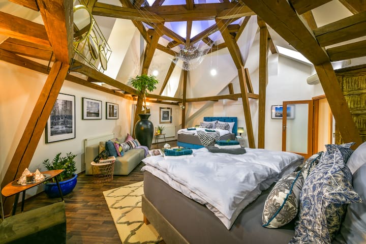 Luxurious Prague Getaway