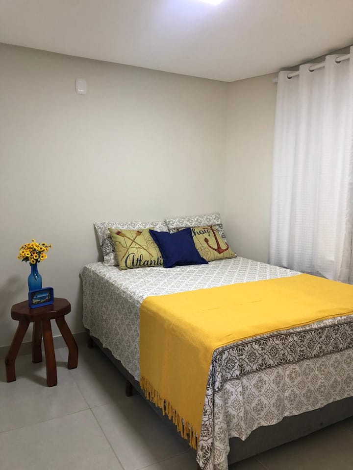 ¡Dormitorio (planta baja) con aire acondicionado!