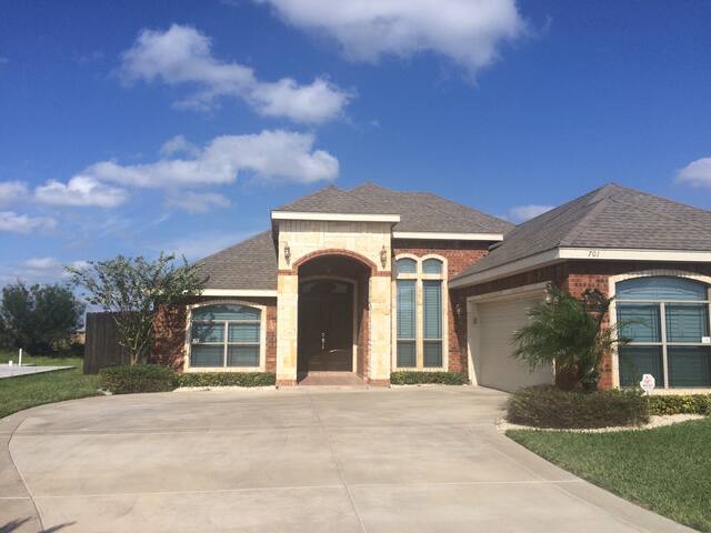 Near Bert Ogden Arena
Edinburg TX