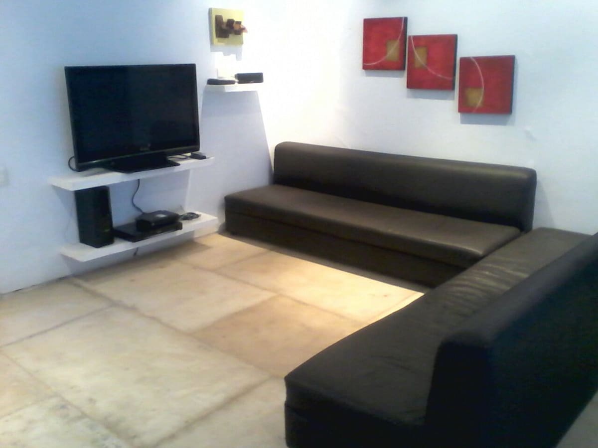 ЗВУКОВА ЗОНА НА ТЕЛЕВИЗОРА &AMP;