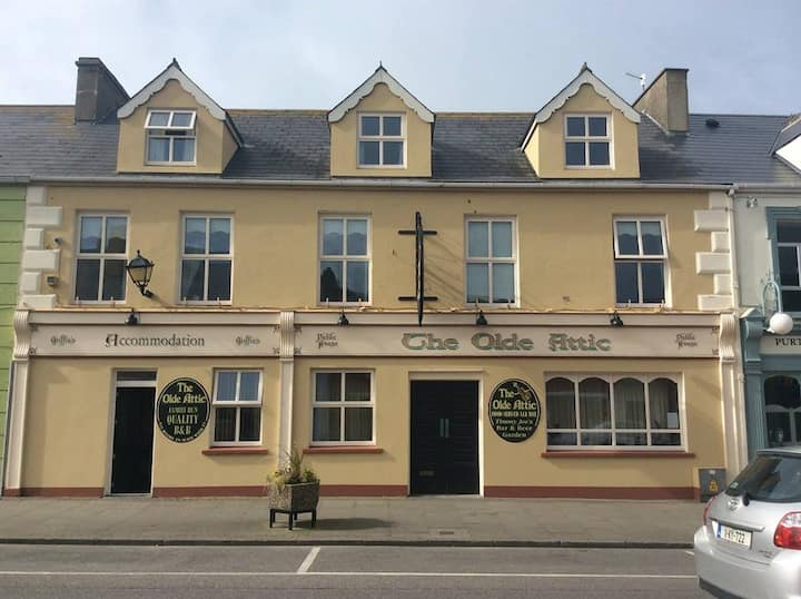 Centrally located B&B - Olde Attic