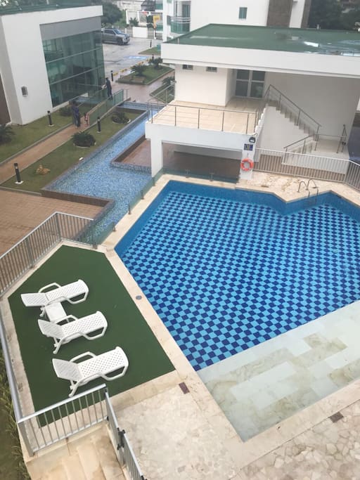Pool, gym and barbacoa area