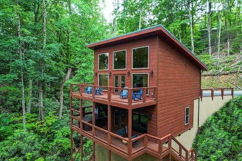 Theo's Treehouse cabin in Gatlinburg - Photo 1
