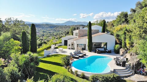 Cote d'Azur- Luxury Property with Sea & Hill views