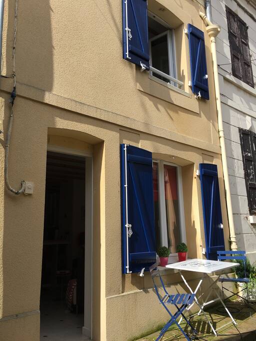 Un petit café au soleil?