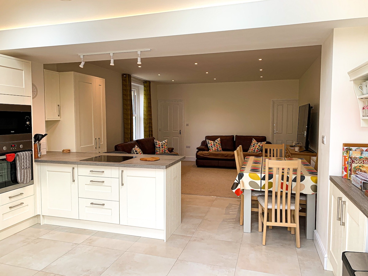 Successful Airbnb property: The Cotswold Holiday Home. in Tewkesbury